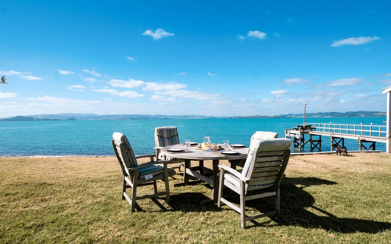 Вилла Waiheke Waters Edge Omiha Экстерьер фото